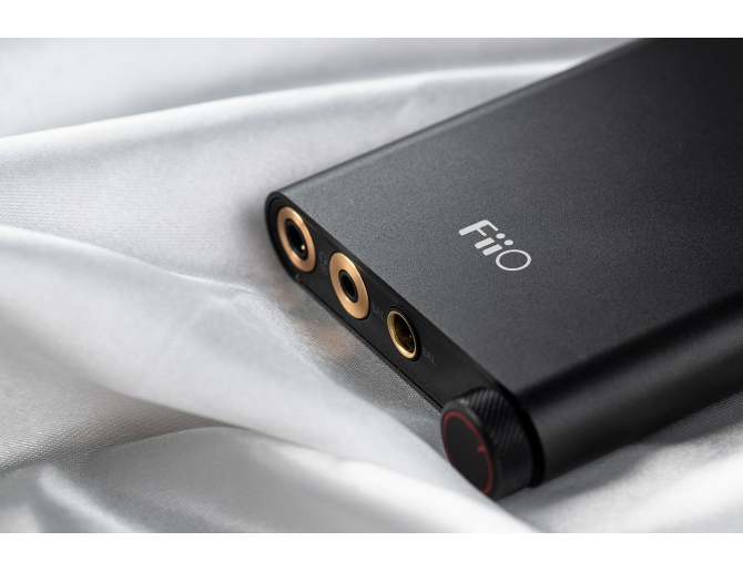 FiiO Q3 Portable DAC & Headphone Amp THX