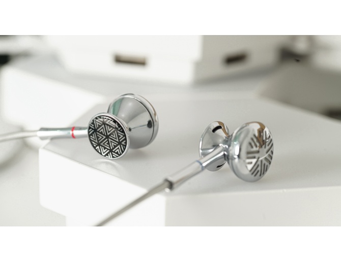 FiiO FF3 Dynamic "Drum" Type Dual-Cavity Earphones